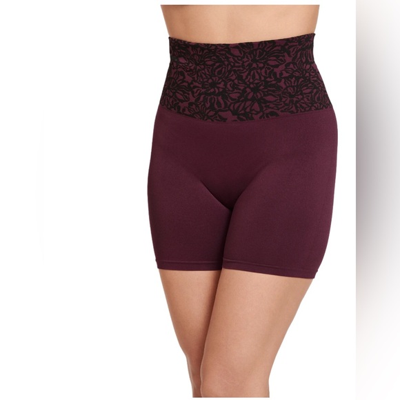 Essentials Other - Jockey Essentials Women’s Seamfree Slimming Short, Cooling Shapewear